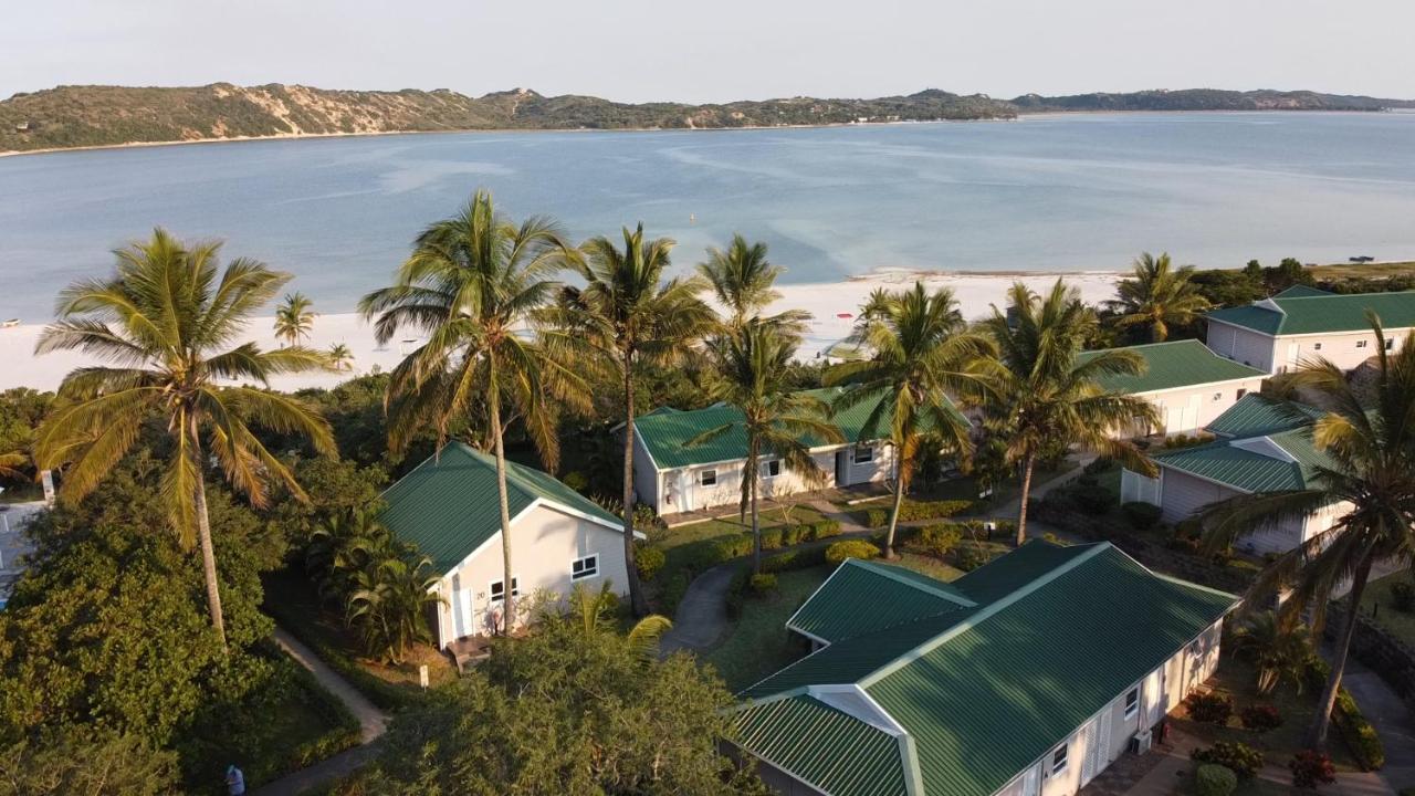 Praia Do Cossa Hotel Vila Praia Do Bilene Exterior photo